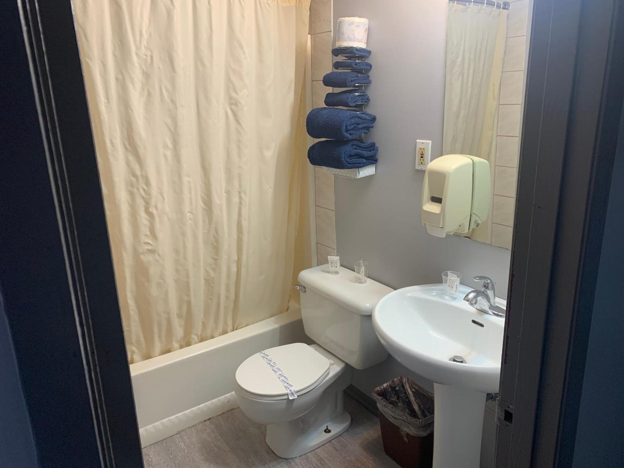 Vegreville Wild Rose Inn מראה חיצוני תמונה