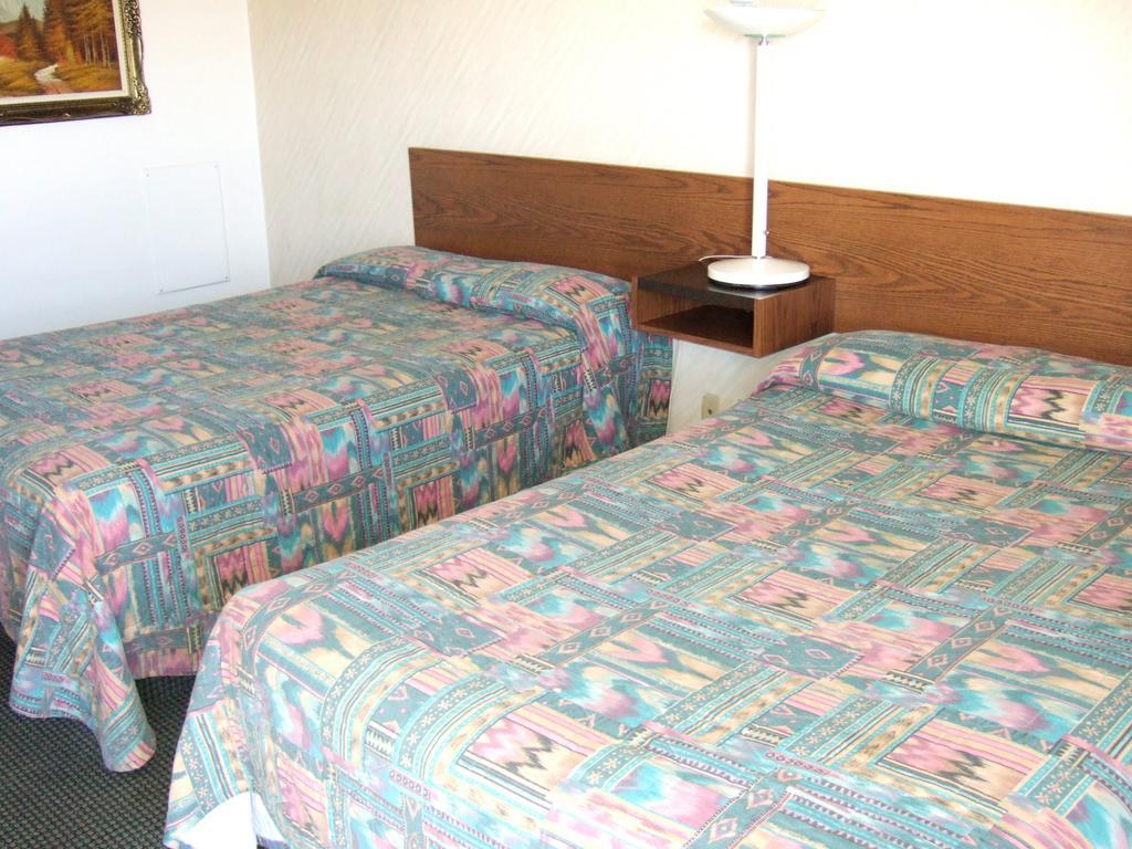 Vegreville Wild Rose Inn חדר תמונה