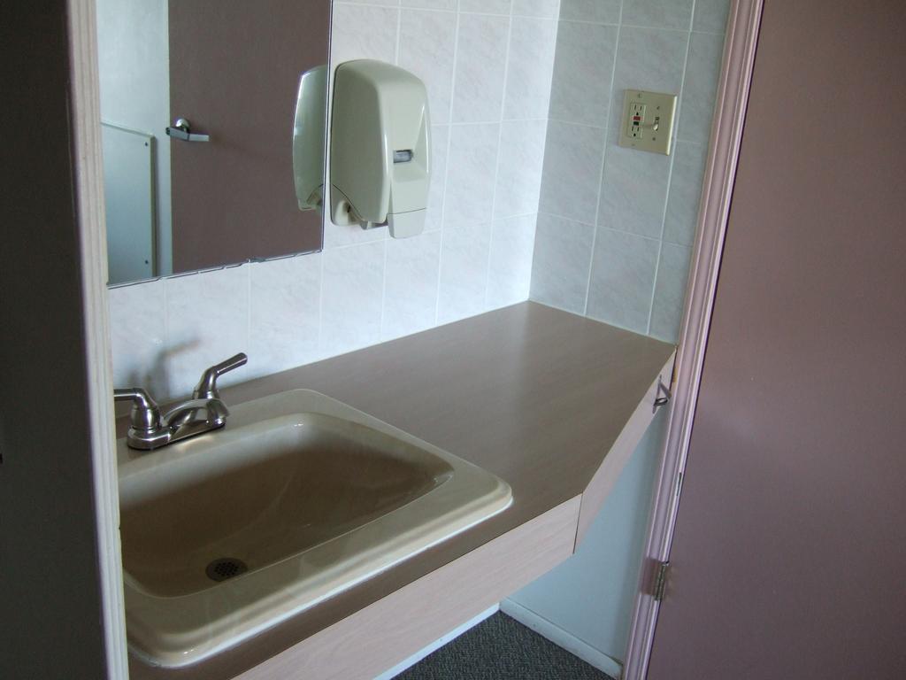 Vegreville Wild Rose Inn מראה חיצוני תמונה