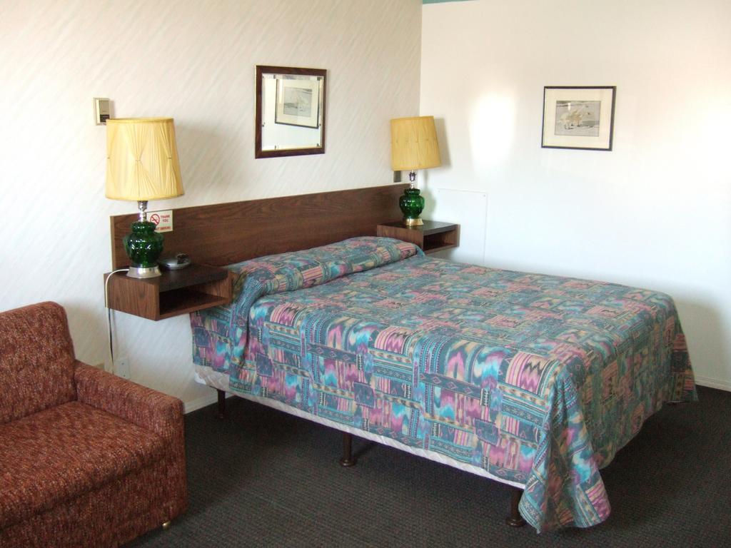 Vegreville Wild Rose Inn מראה חיצוני תמונה