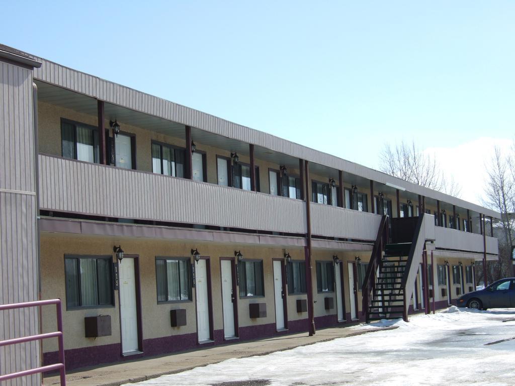 Vegreville Wild Rose Inn מראה חיצוני תמונה