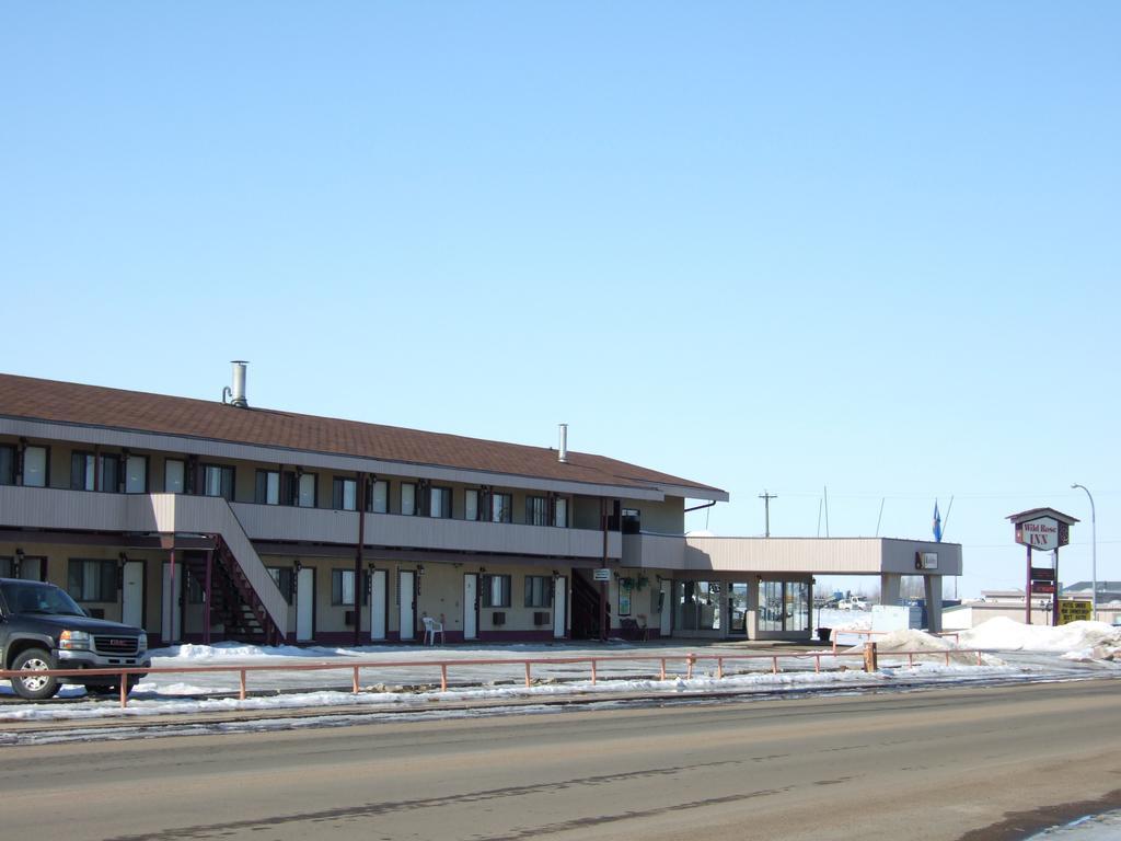 Vegreville Wild Rose Inn מראה חיצוני תמונה