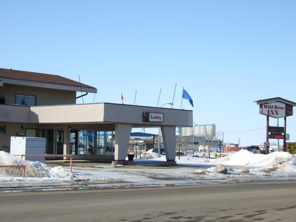 Vegreville Wild Rose Inn מראה חיצוני תמונה