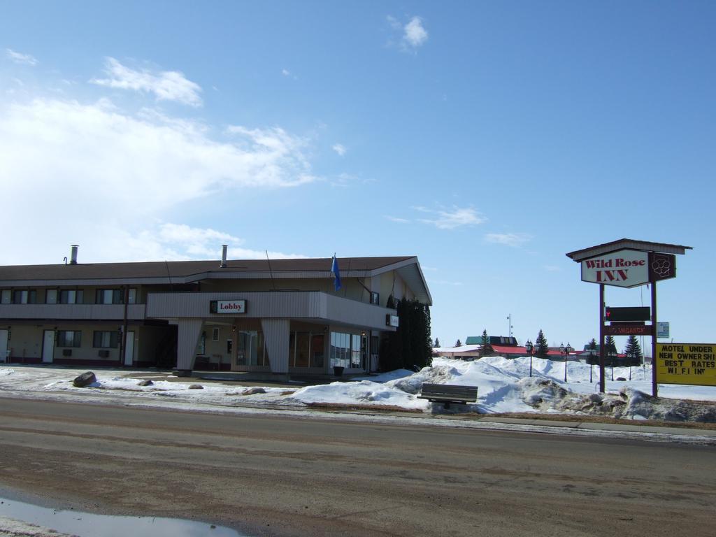 Vegreville Wild Rose Inn מראה חיצוני תמונה